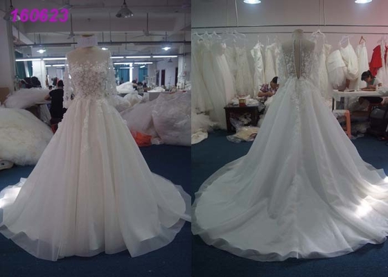3D Appliques Luxury Lace Female Wedding Dress For Ladies OEM Customized Size