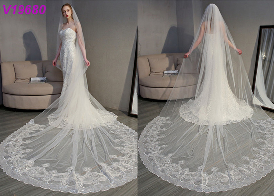Os véus macios longos do casamento do marfim do laço/3D florescem o véu nupcial muçulmano da afiação 5 medidores