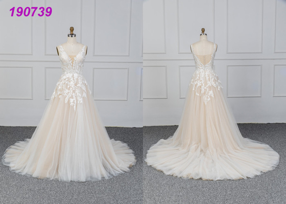 Vestidos de bola brancos das noivas consideravelmente práticas, mola e verão do vestido de casamento do vestido de bola do laço