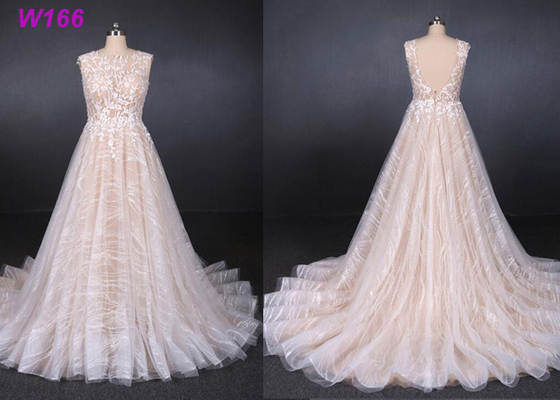Linhas do tule sem mangas fêmea sem costas "sexy" das lantejoulas do vestido de casamento e formas brilhantes do qui